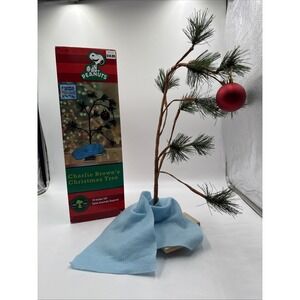 Peanuts Charlie Brown's Christmas Tree 18" with Linus Blanket and Ornament